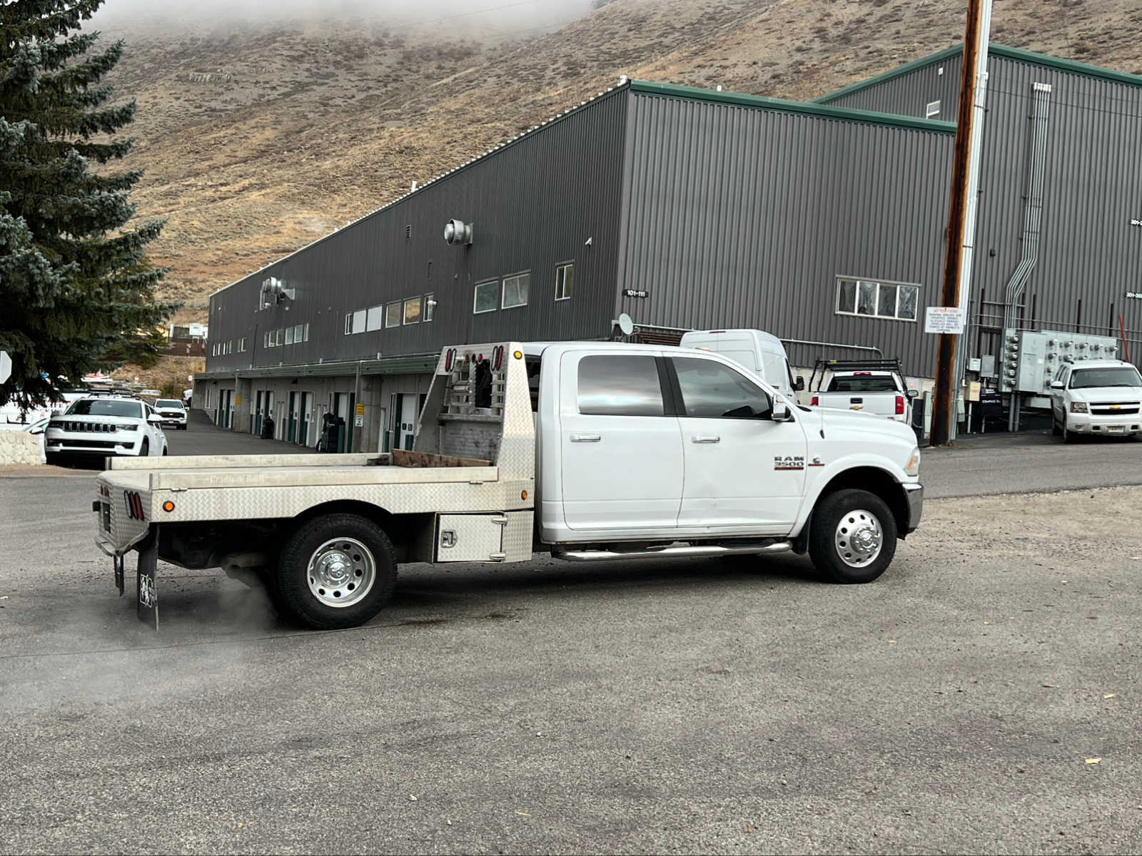 2016 Ram 3500 Laramie 4WD Crew Cab 172 WB 60 CA 10