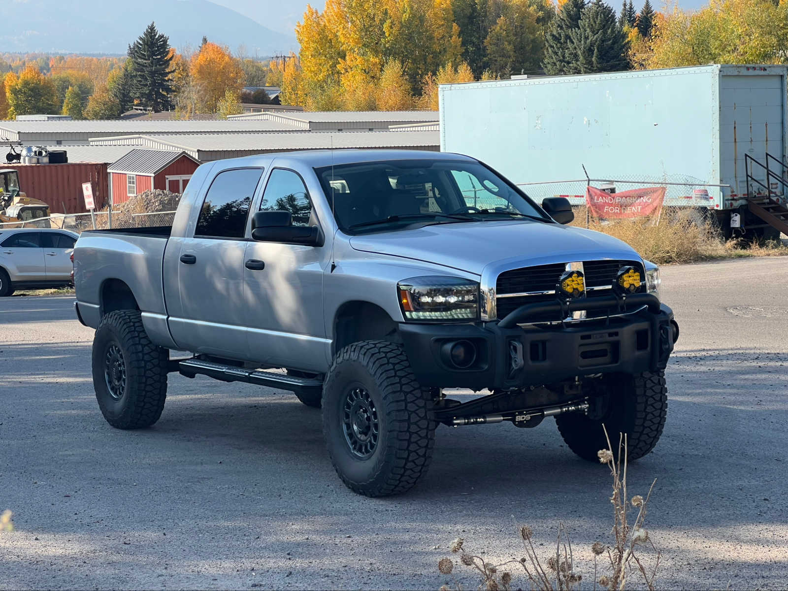 2008 Dodge Ram 2500 SXT 4WD Mega Cab 160.5 8