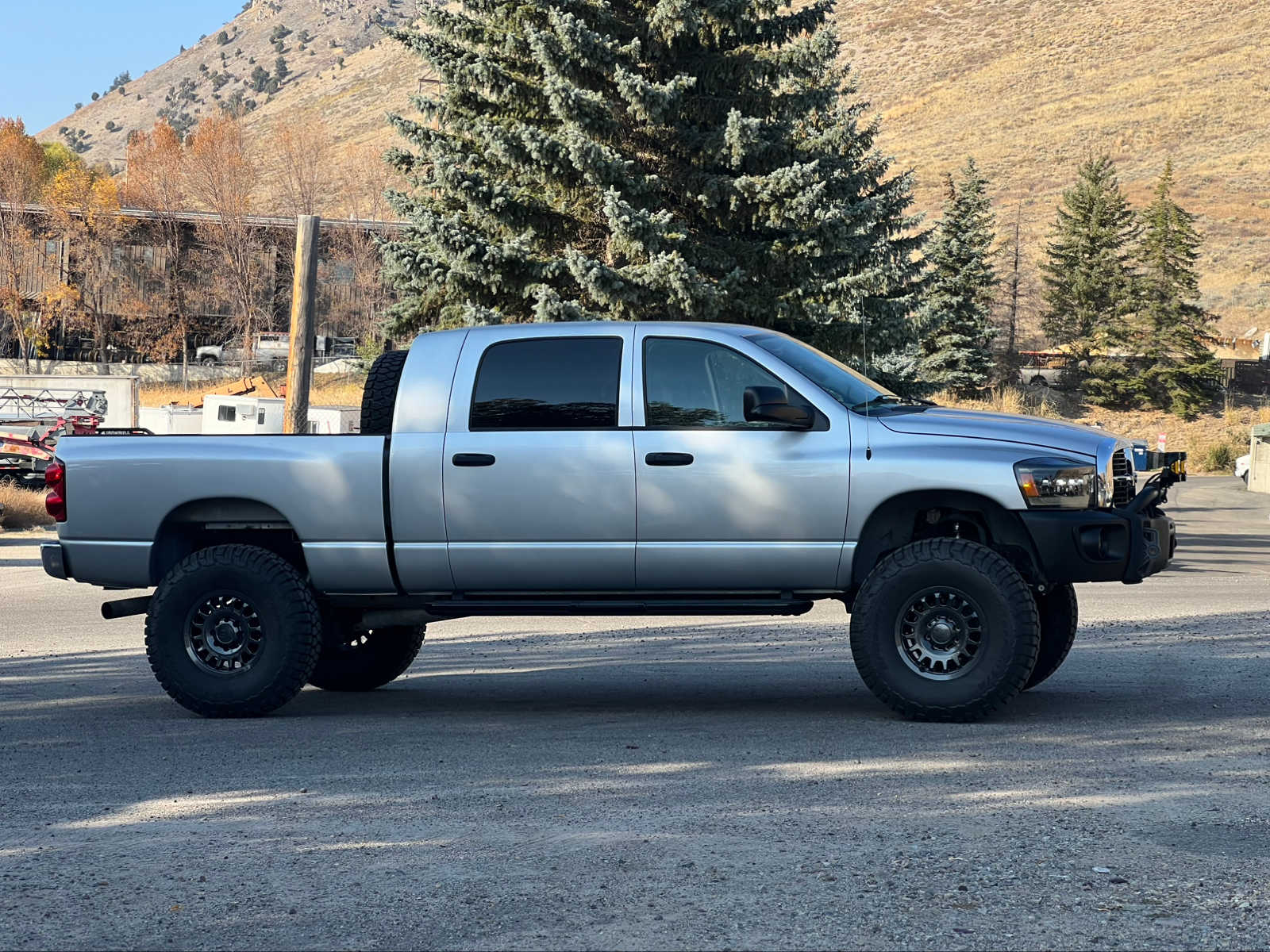 2008 Dodge Ram 2500 SXT 4WD Mega Cab 160.5 11