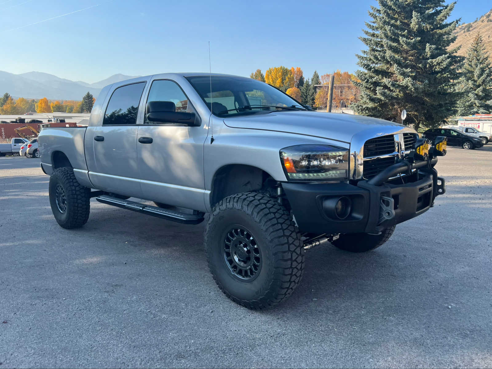 2008 Dodge Ram 2500 SXT 4WD Mega Cab 160.5 24