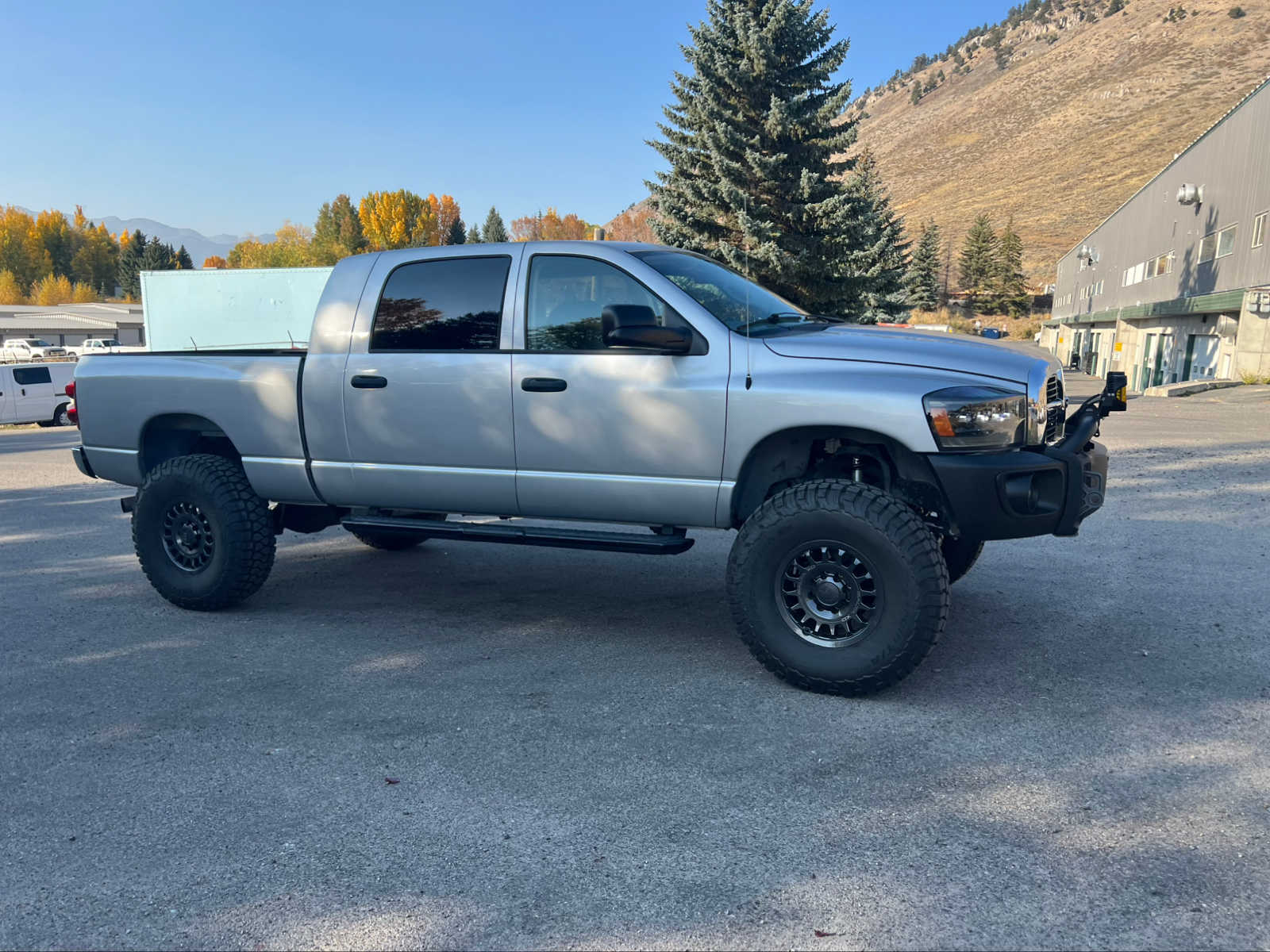 2008 Dodge Ram 2500 SXT 4WD Mega Cab 160.5 25