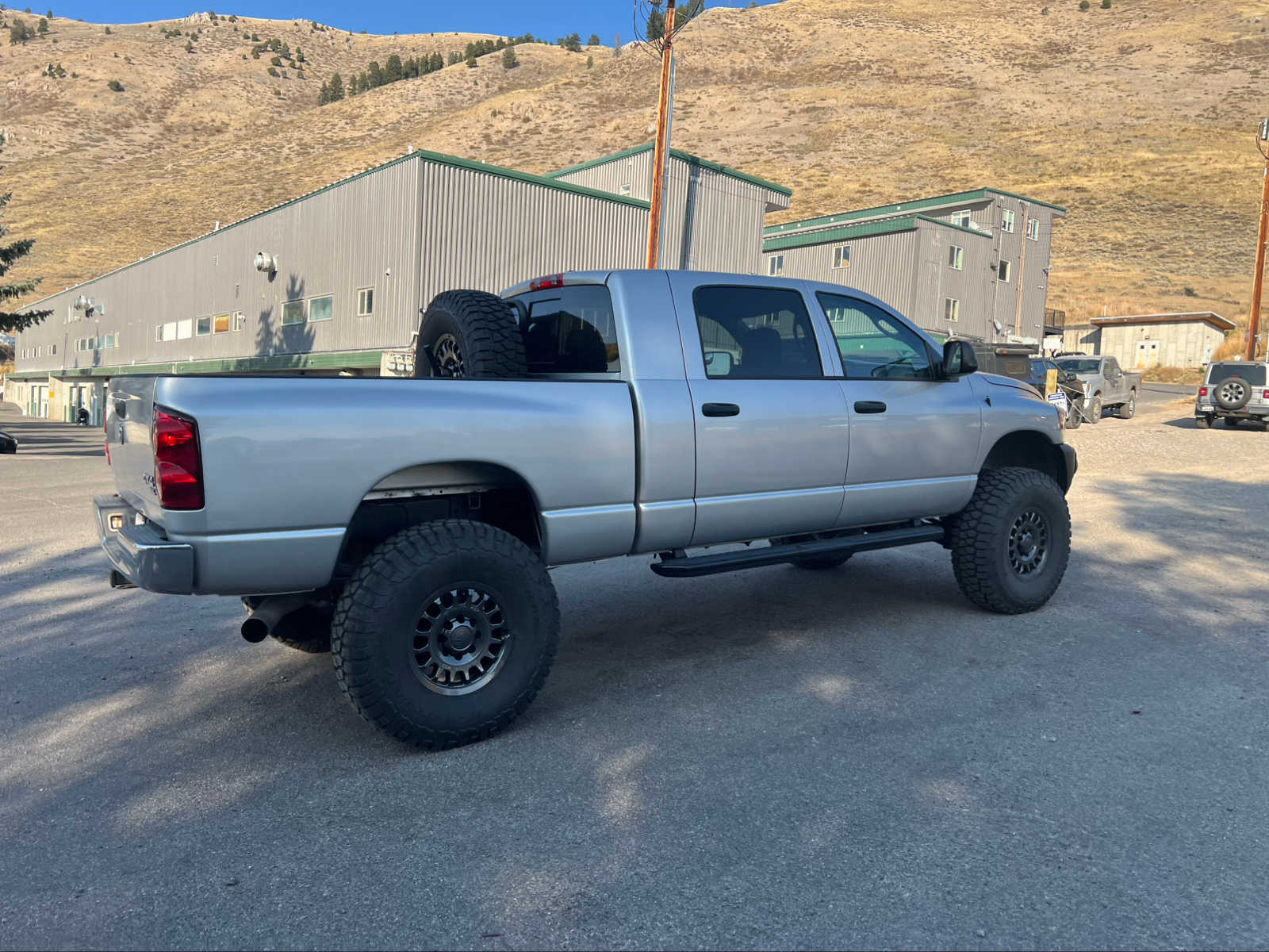 2008 Dodge Ram 2500 SXT 4WD Mega Cab 160.5 28