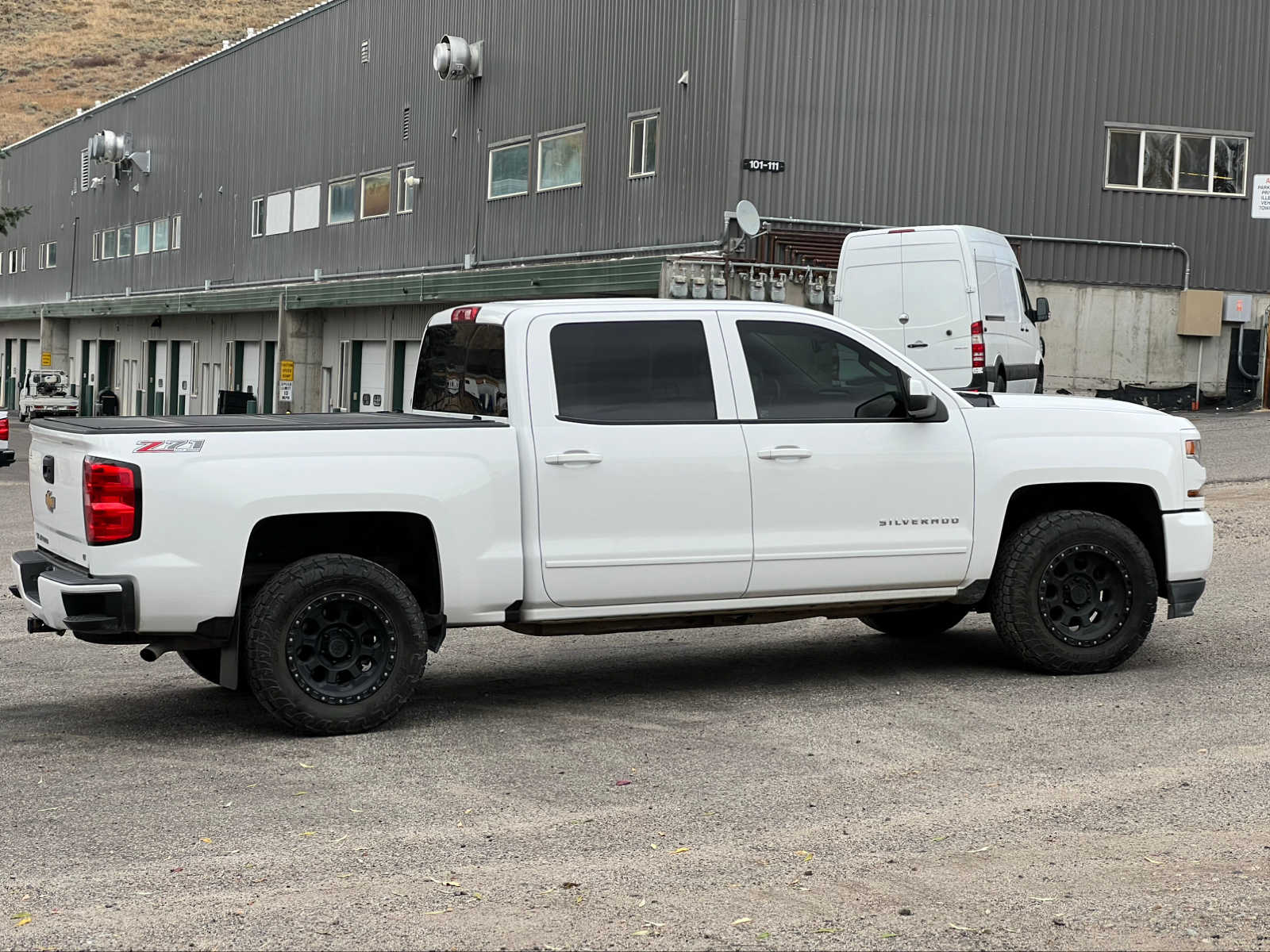 2017 Chevrolet Silverado 1500 LT 4WD Crew Cab 143.5 11