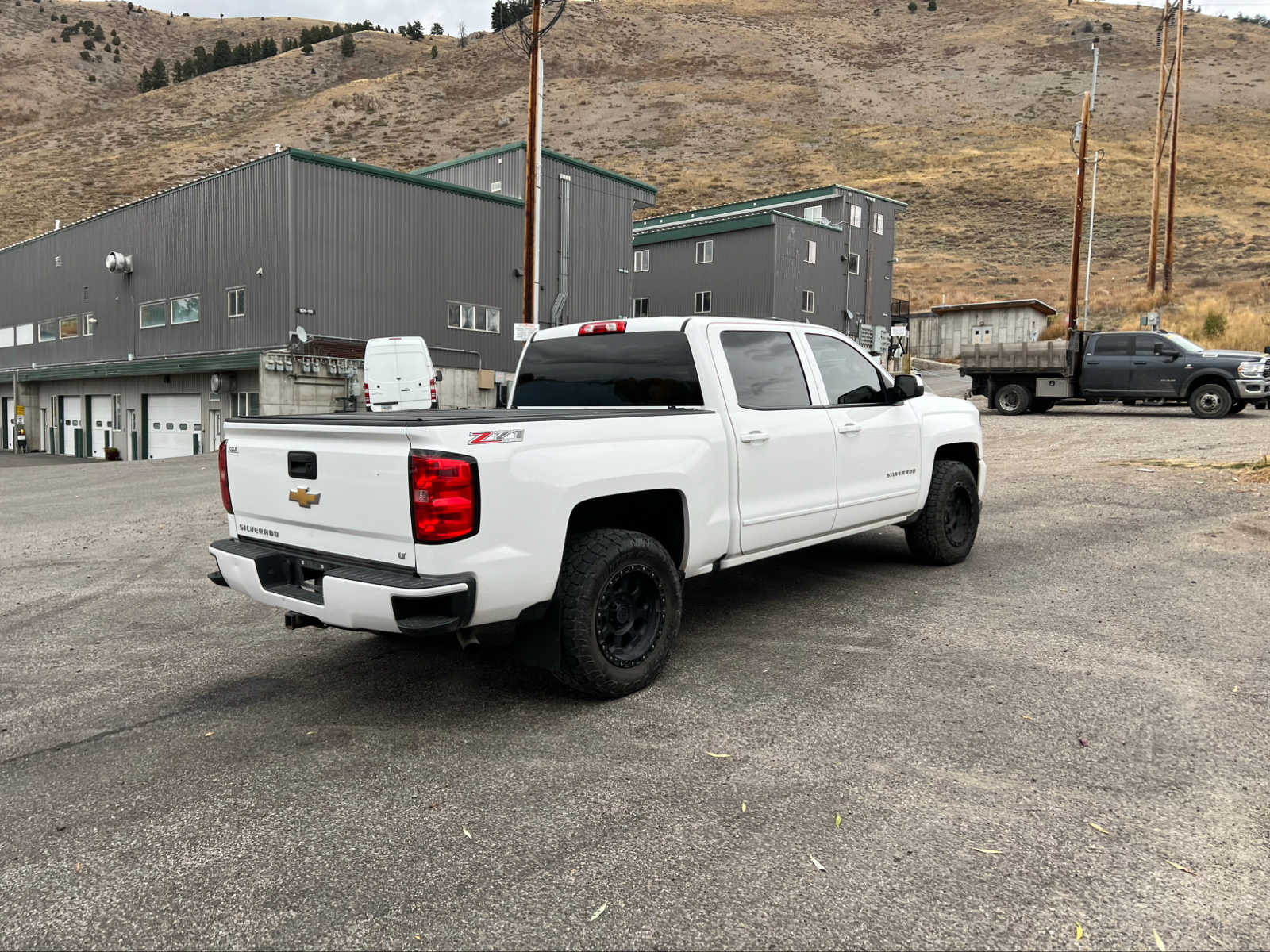 2017 Chevrolet Silverado 1500 LT 4WD Crew Cab 143.5 12