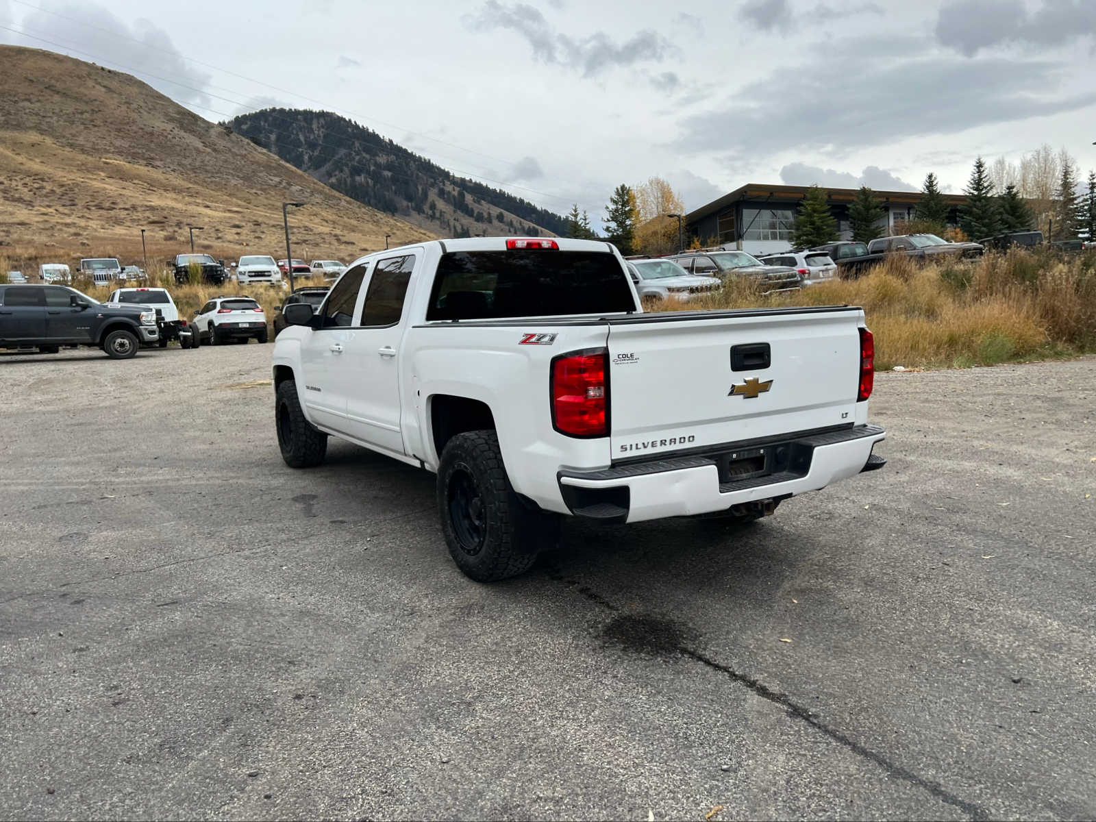 2017 Chevrolet Silverado 1500 LT 4WD Crew Cab 143.5 15