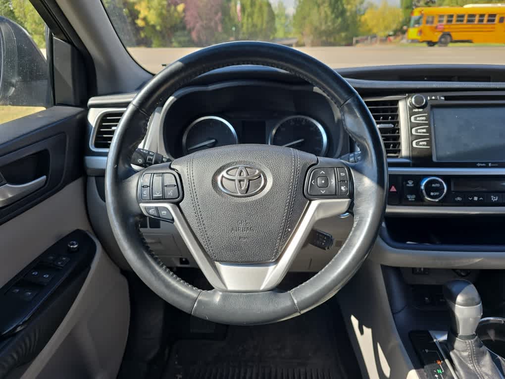 2015 Toyota Highlander XLE 10