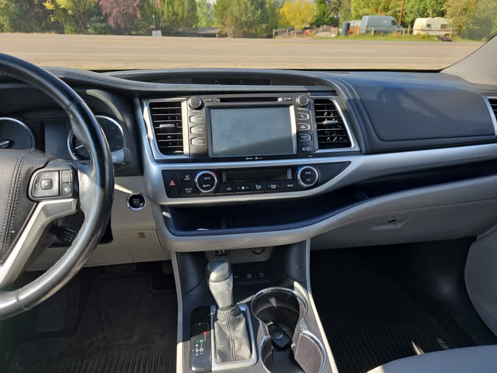 2015 Toyota Highlander XLE 11