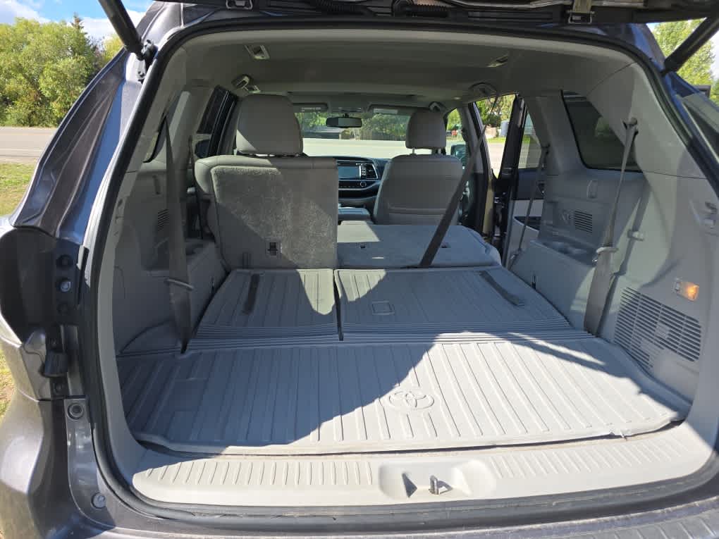 2015 Toyota Highlander XLE 37