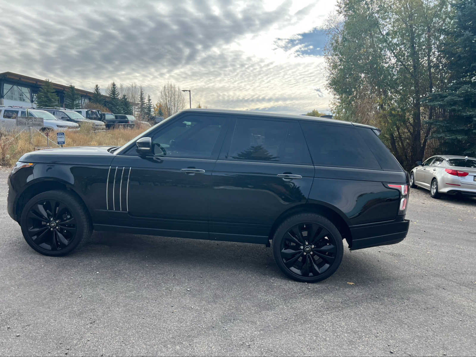 2021 Land Rover Range Rover SV Autobiography Dynamic Black 36