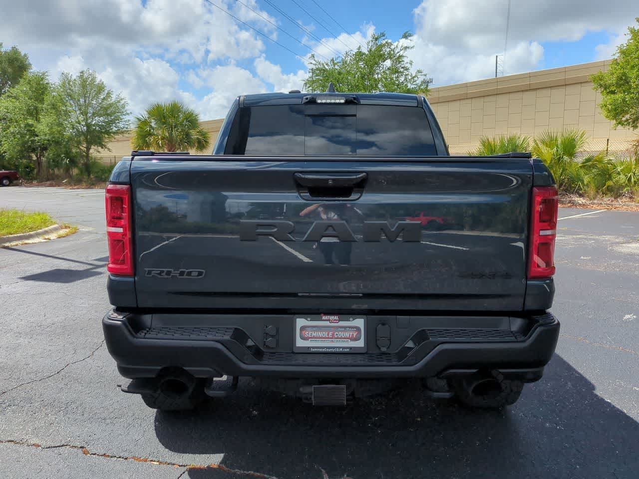 View vehicle photo 7