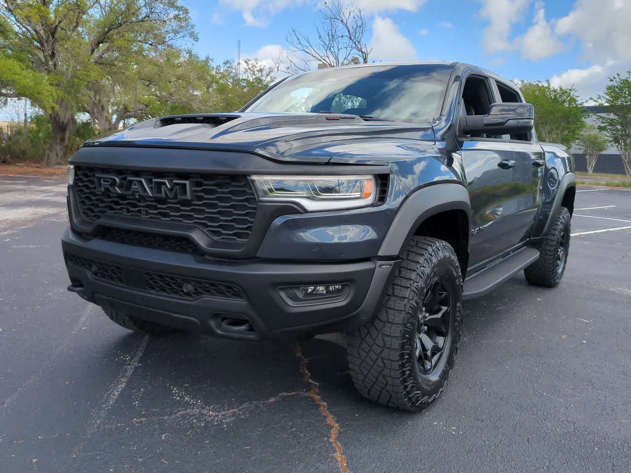 View vehicle photo 4