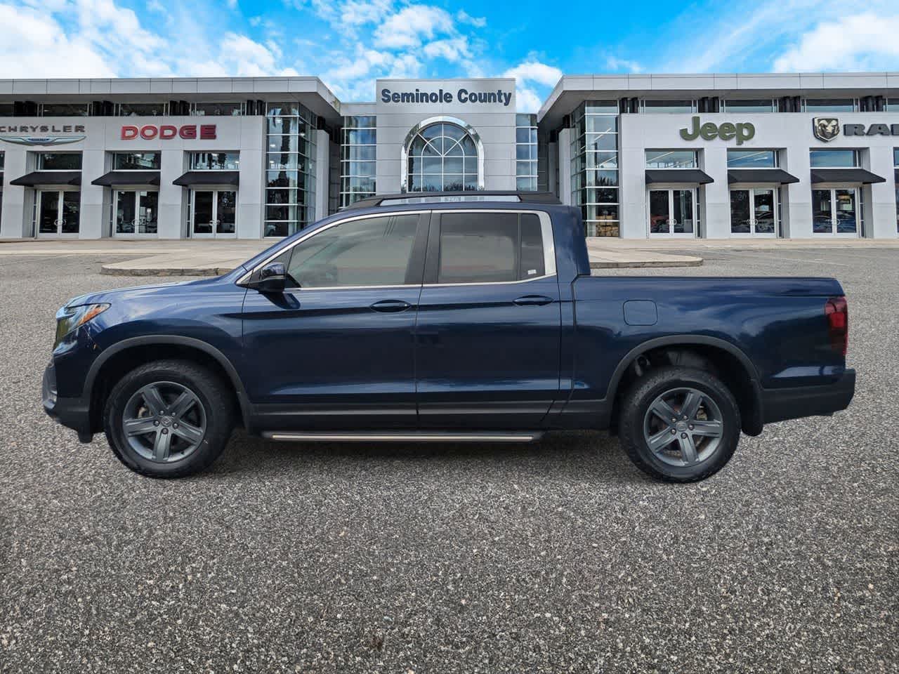 View vehicle photo 5