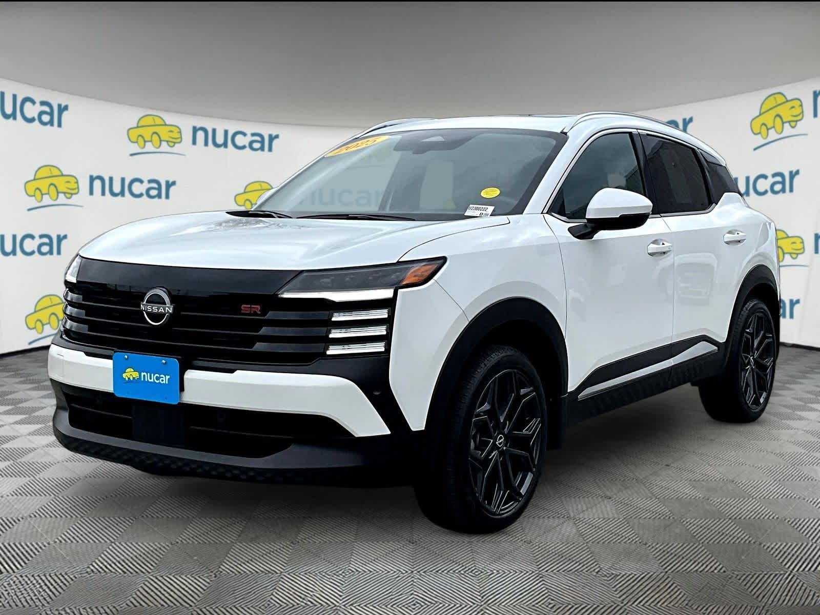 View vehicle photo 3