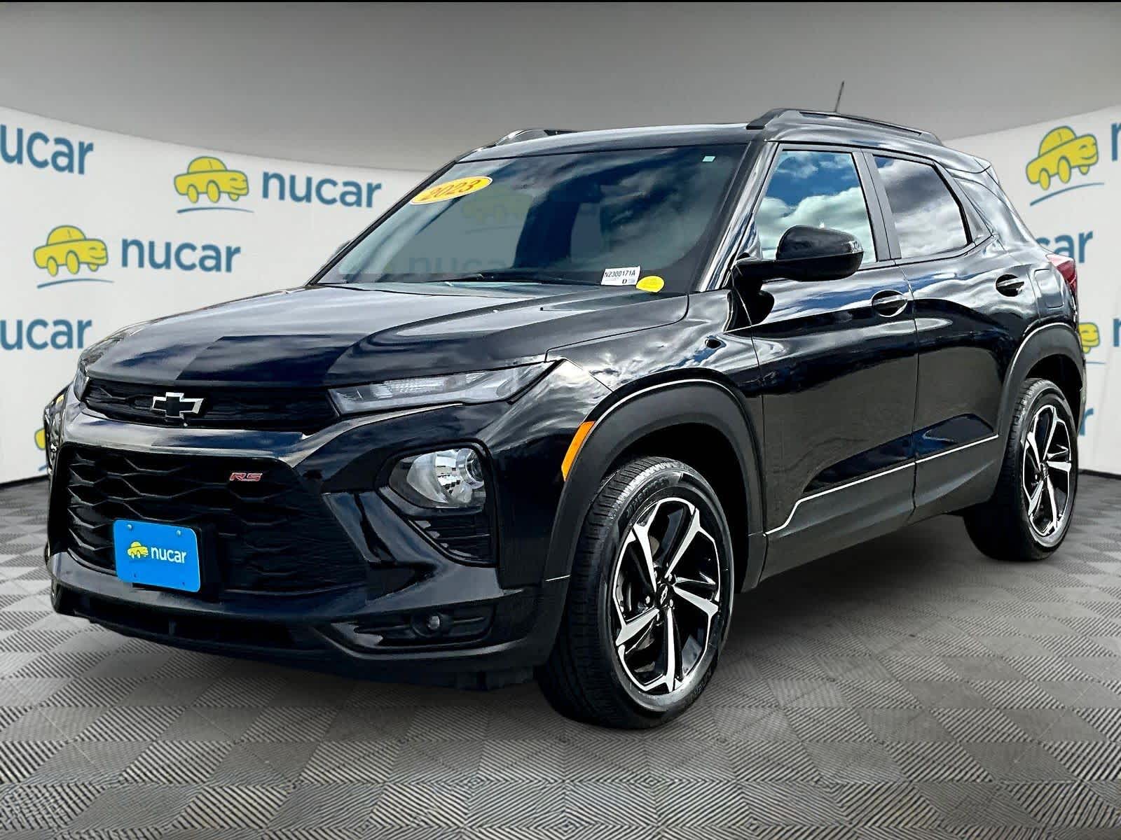 View vehicle photo 3