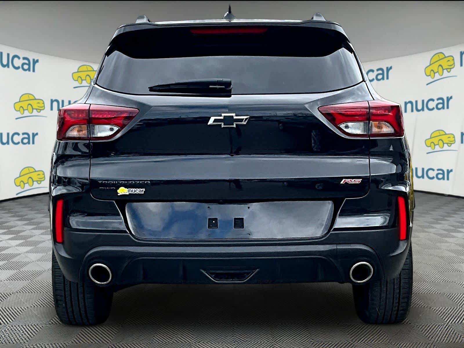 View vehicle photo 5