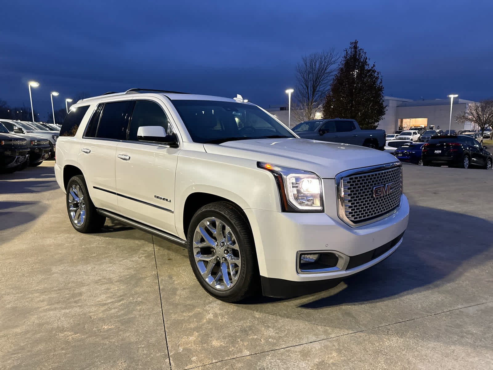 2017 GMC Yukon Denali 6