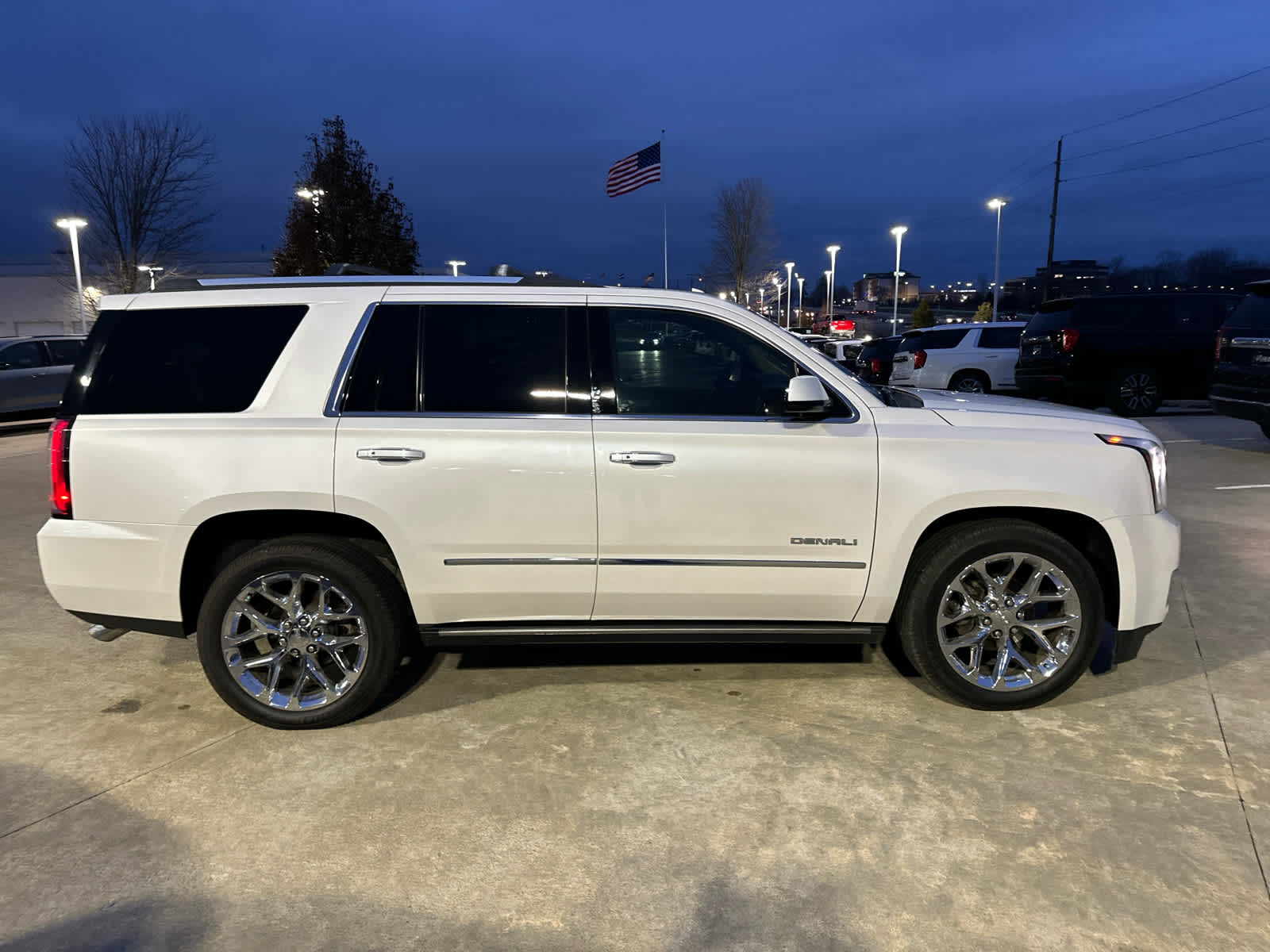 2017 GMC Yukon Denali 5