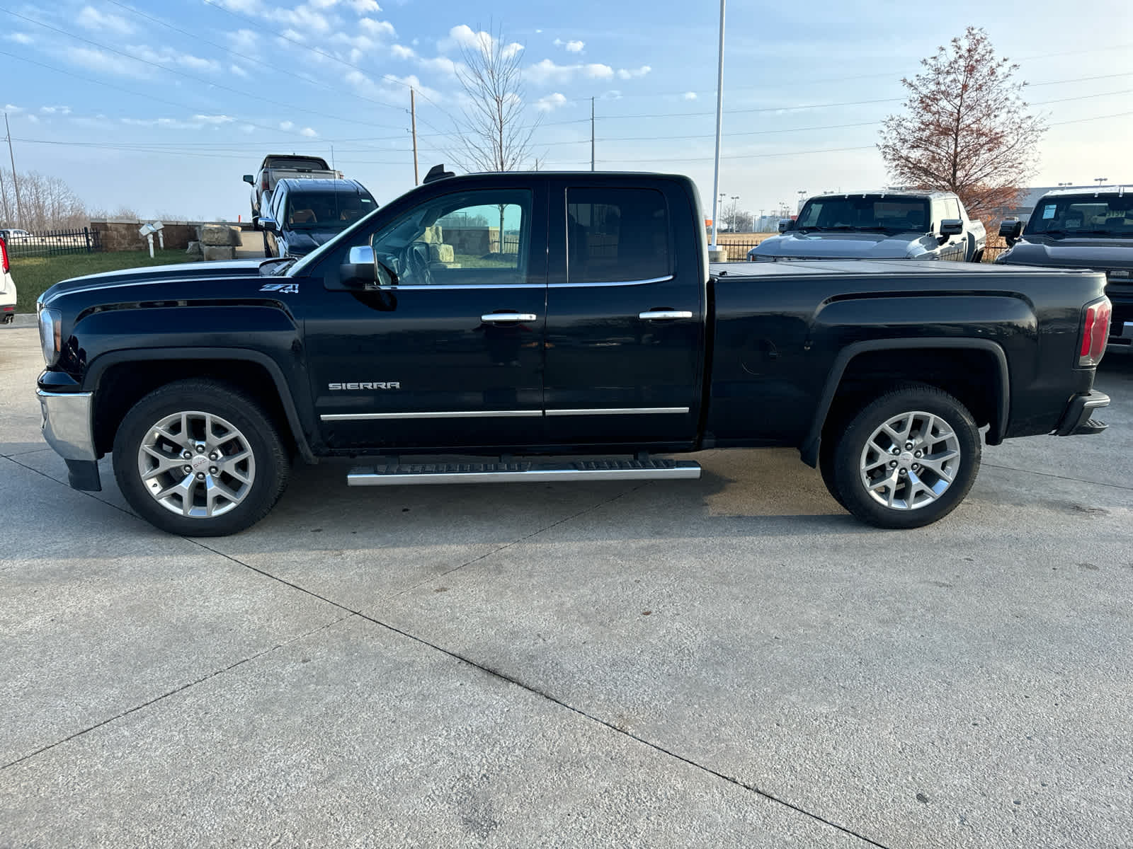 2017 GMC Sierra 1500 SLT 4WD Double Cab 143.5 2