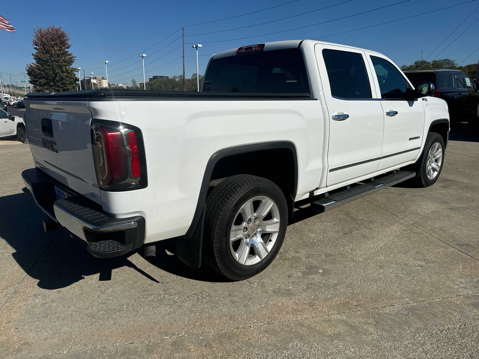 2016 GMC Sierra 1500 SLT 4WD Crew Cab 143.5 4