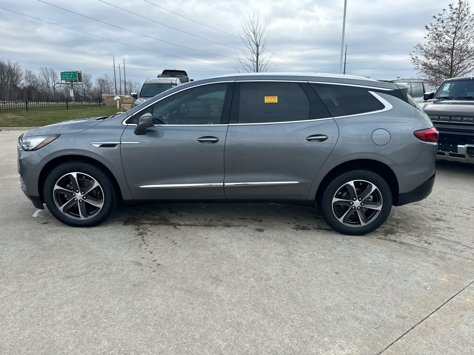 2019 Buick Enclave Essence 2