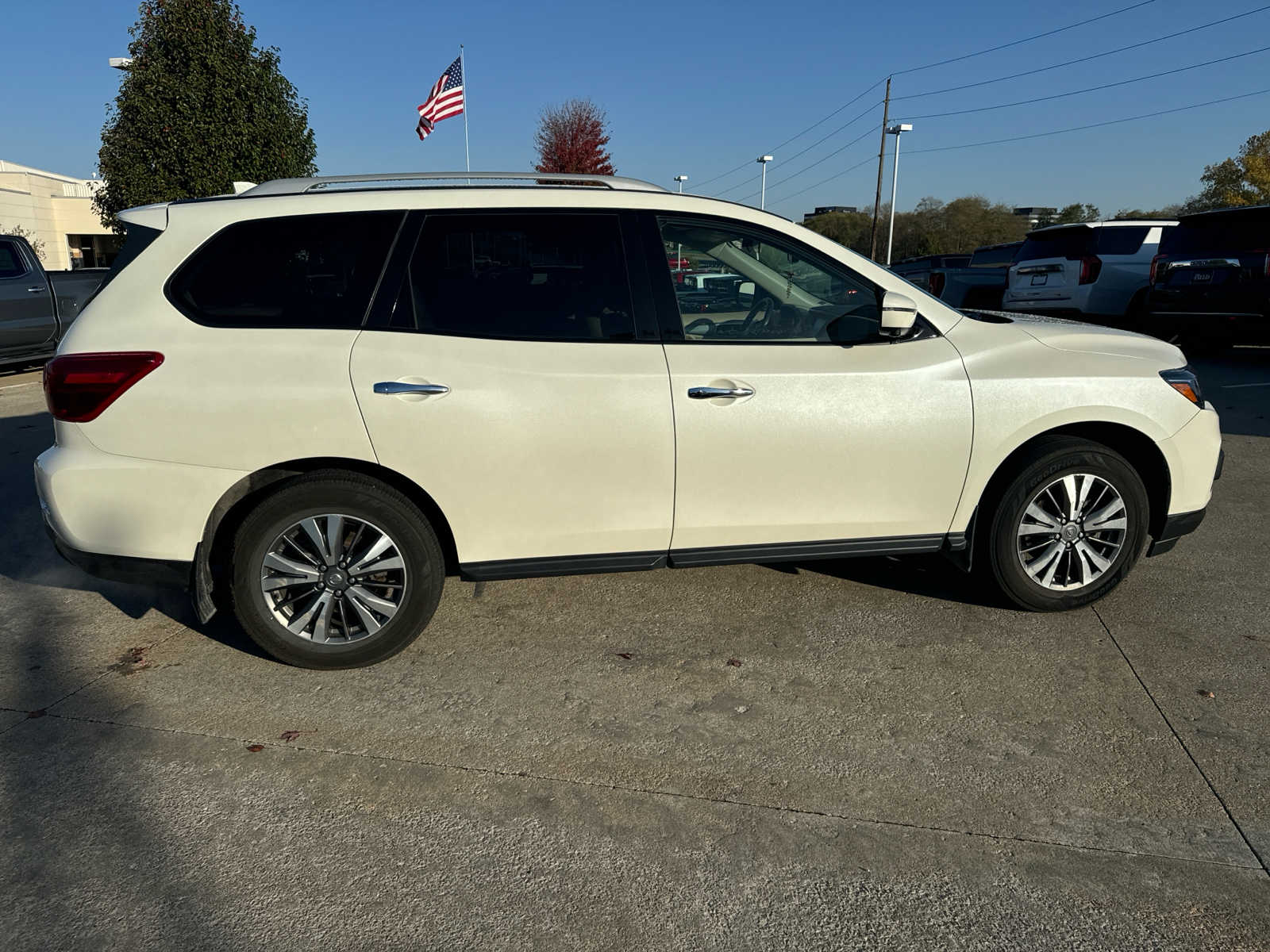 2020 Nissan Pathfinder SL 6