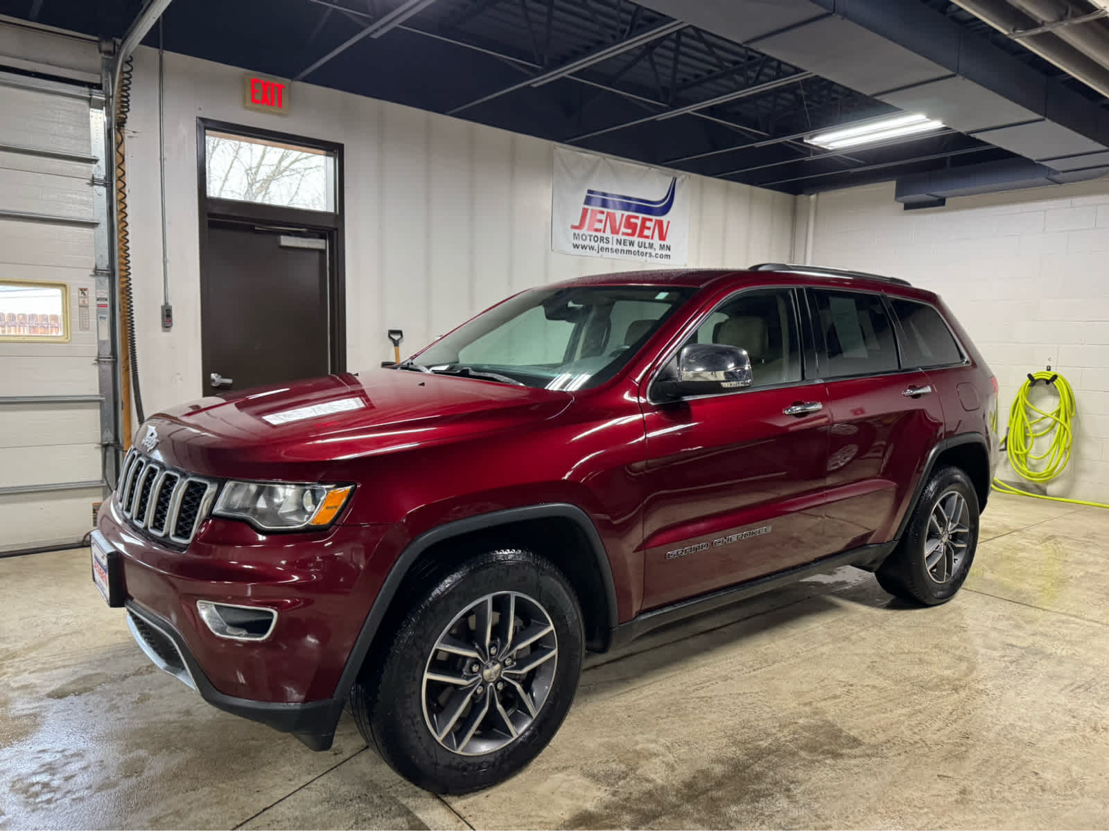 Velvet Red Pearl Coat 2017 Jeep Grand Cherokee SUV / Crossover Automatic