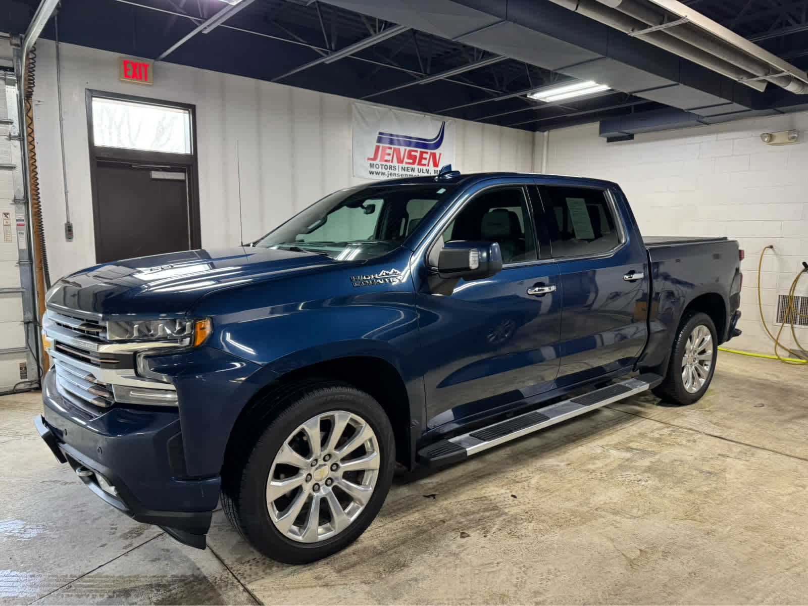 Northsky Blue Metallic 2019 Chevrolet Silverado 1500 High Country Crew Cab 4WD Pickup Truck Four-Wheel Drive Automatic