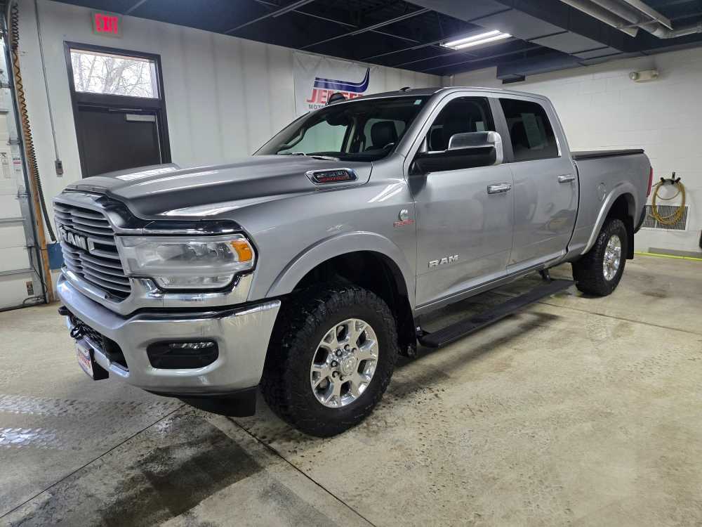 Billet Silver Metallic Clear Coat 2022 RAM 2500 Laramie Crew Cab 4WD Pickup Truck Four-Wheel Drive 6-Speed Automatic