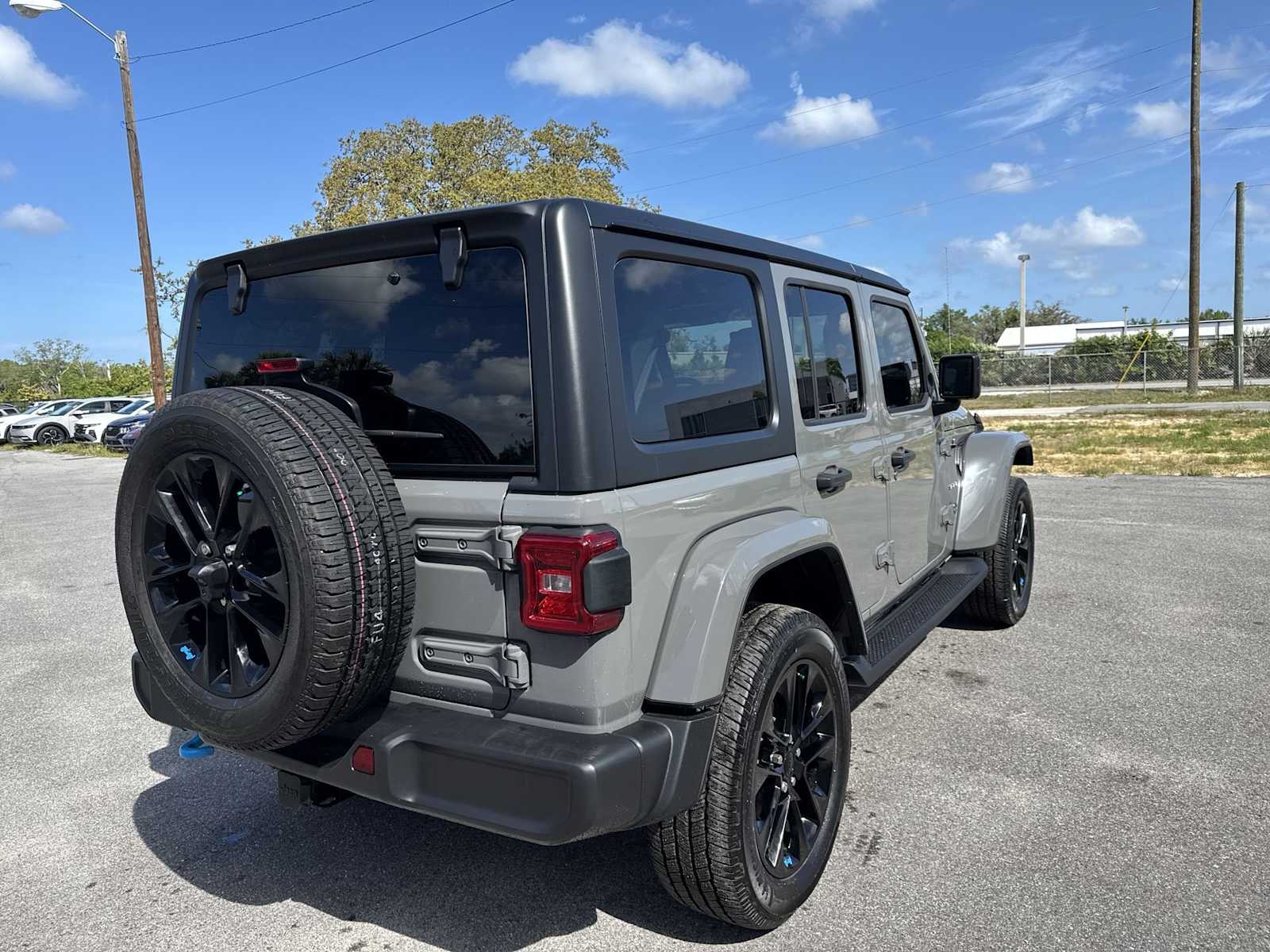 View vehicle photo 6