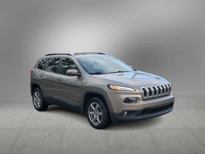 Used 2018 Jeep Cherokee Latitude with VIN 1C4PJLCB6JD590435 for sale in New Port Richey, FL