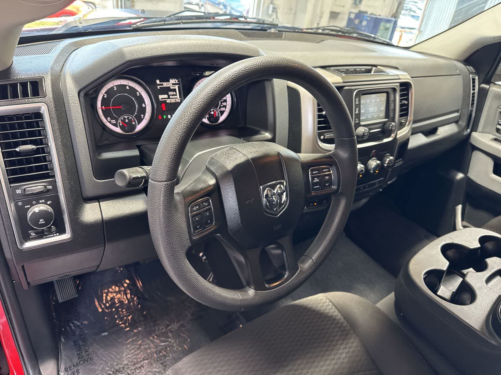 View vehicle photo 4