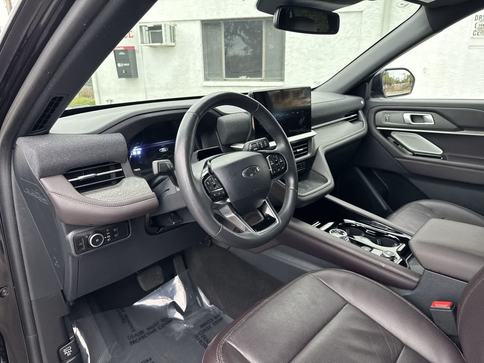 View vehicle photo 3