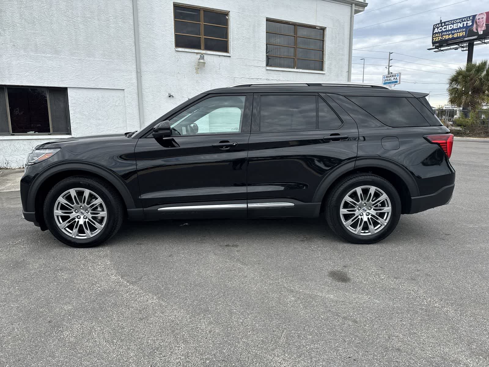 View vehicle photo 5