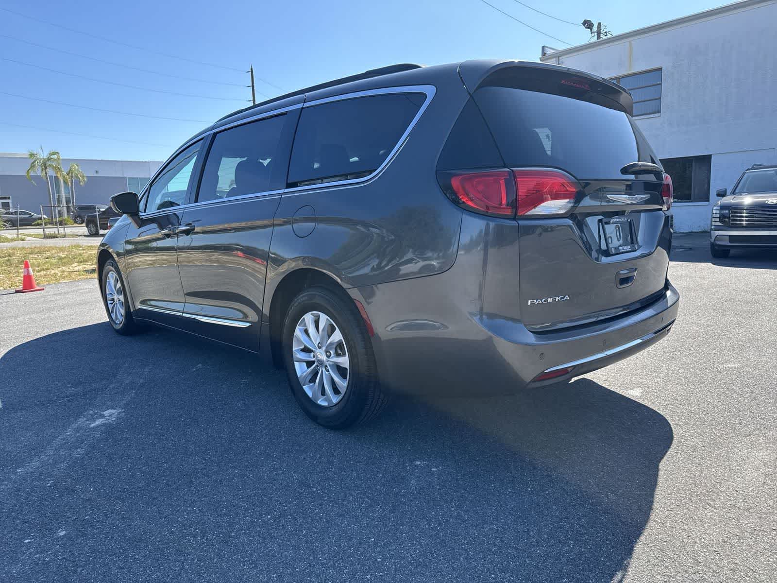 View vehicle photo 6