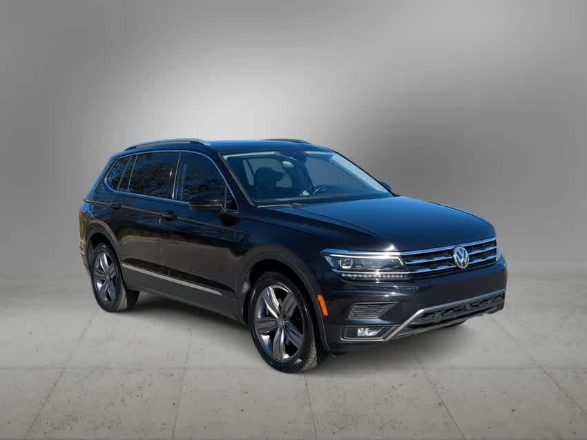 Used 2018 Volkswagen Tiguan SEL Premium with VIN 3VV5B7AX9JM121940 for sale in New Port Richey, FL