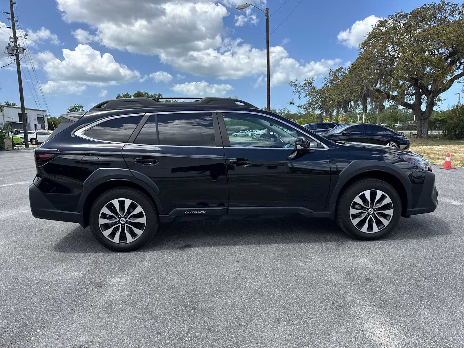 View vehicle photo 7