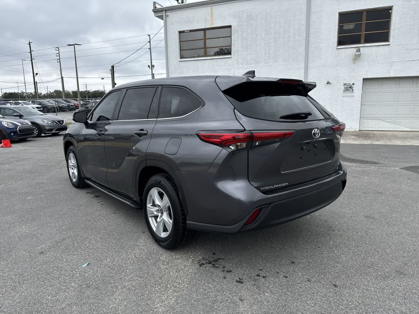 View vehicle photo 5