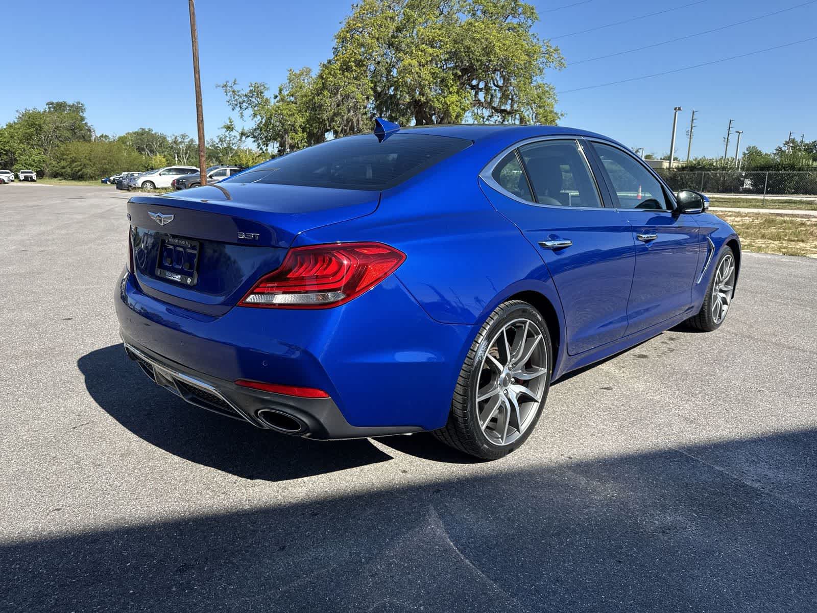 View vehicle photo 7