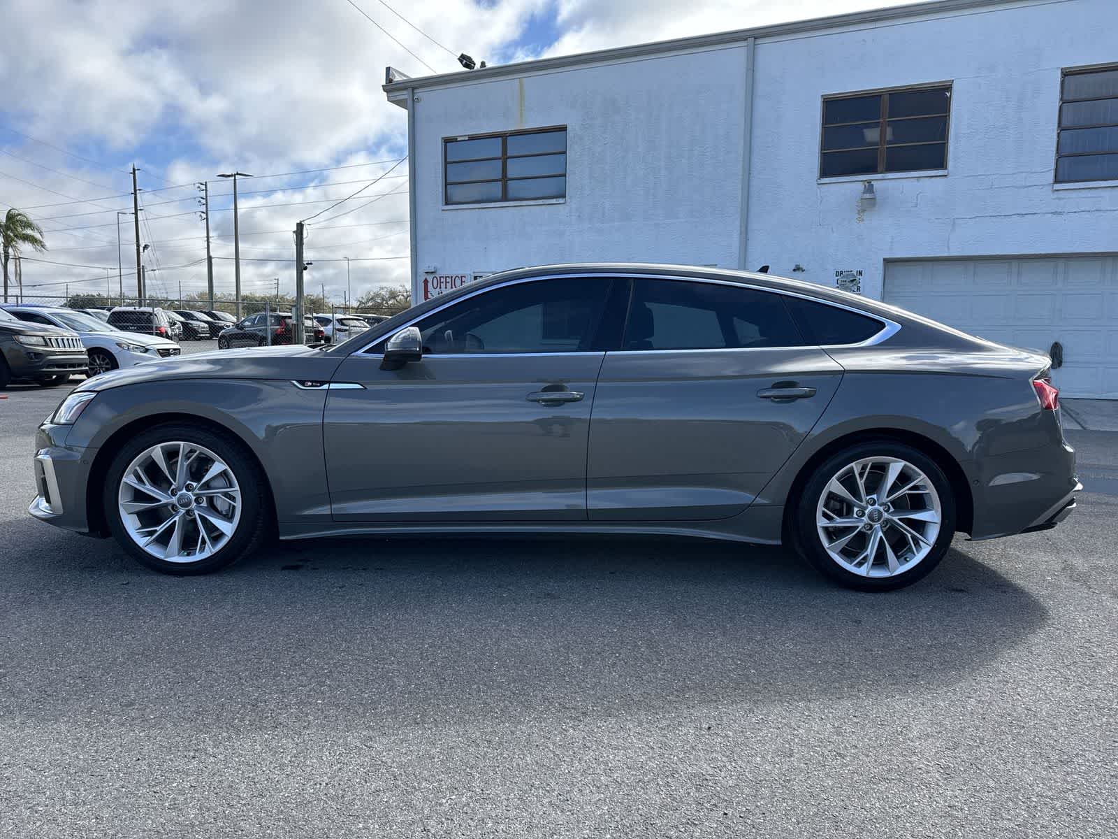 View vehicle photo 4