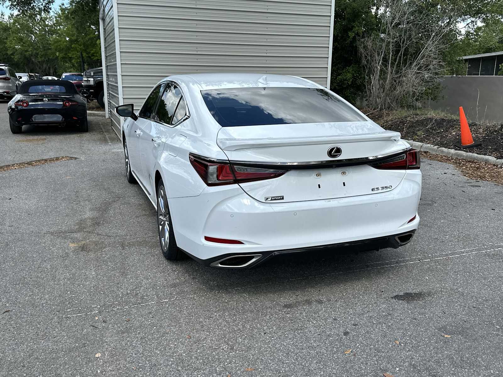 View vehicle photo 4