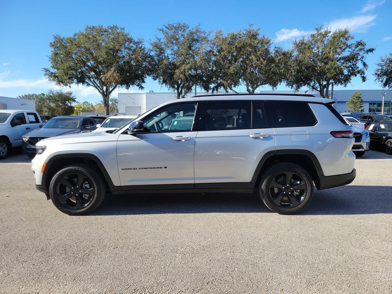 Used 2023 Jeep Grand Cherokee L Altitude with VIN 1C4RJJAG3P8906676 for sale in Wesley Chapel, FL