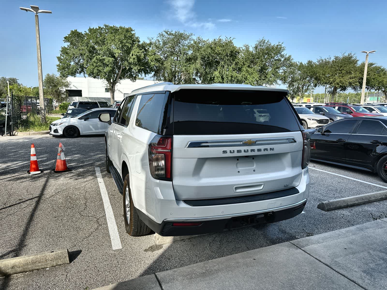 2024 Chevrolet Suburban LT - Photo 6