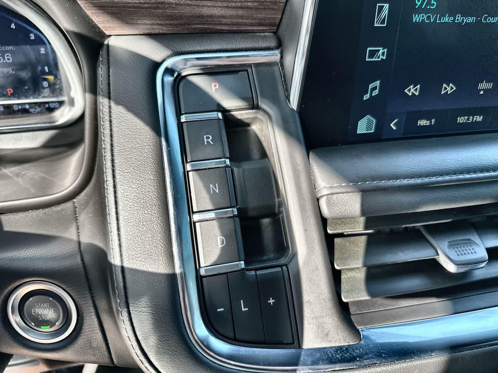 2024 Chevrolet Suburban LT - Photo 22