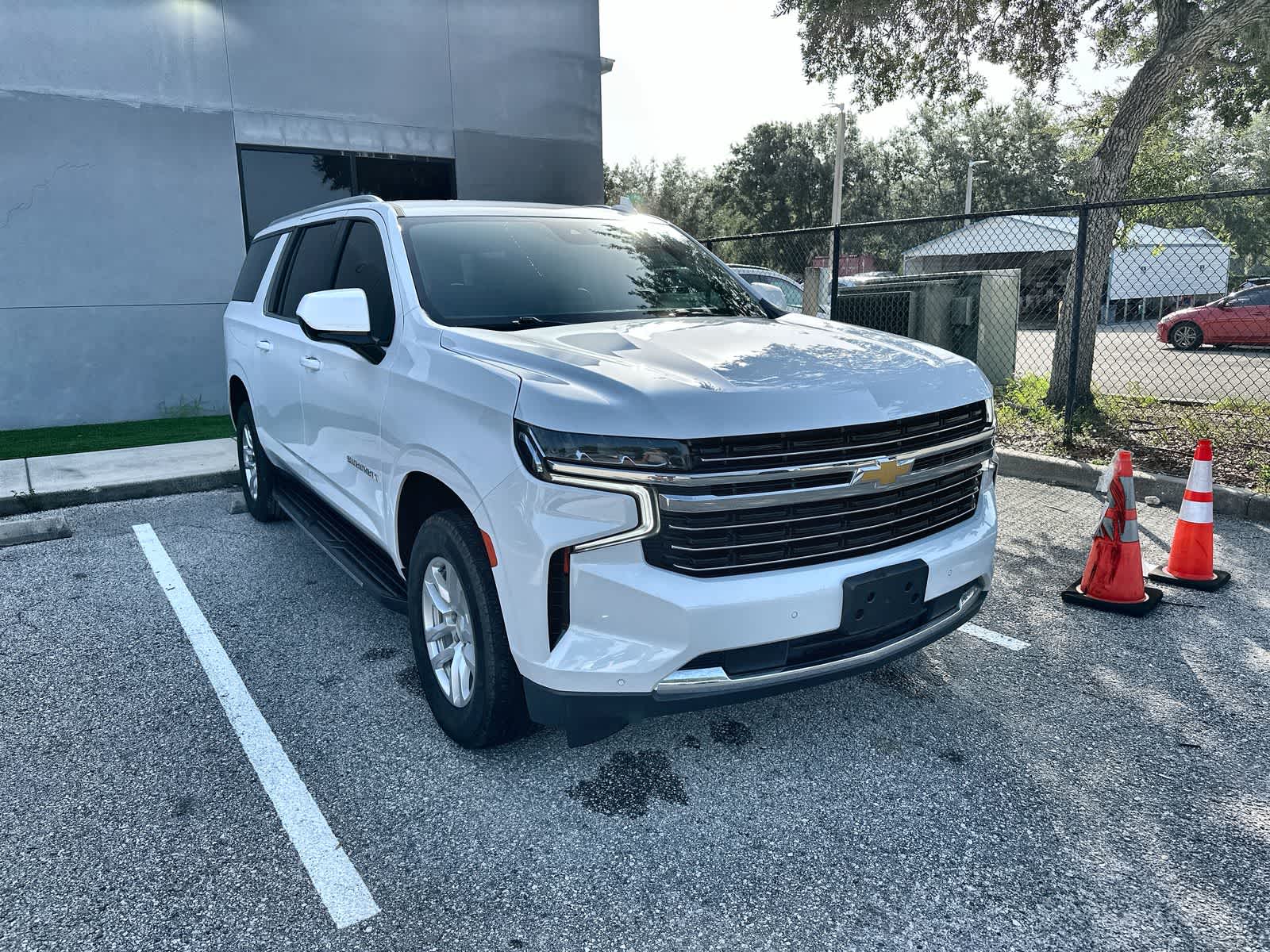 2024 Chevrolet Suburban LT - Photo 11