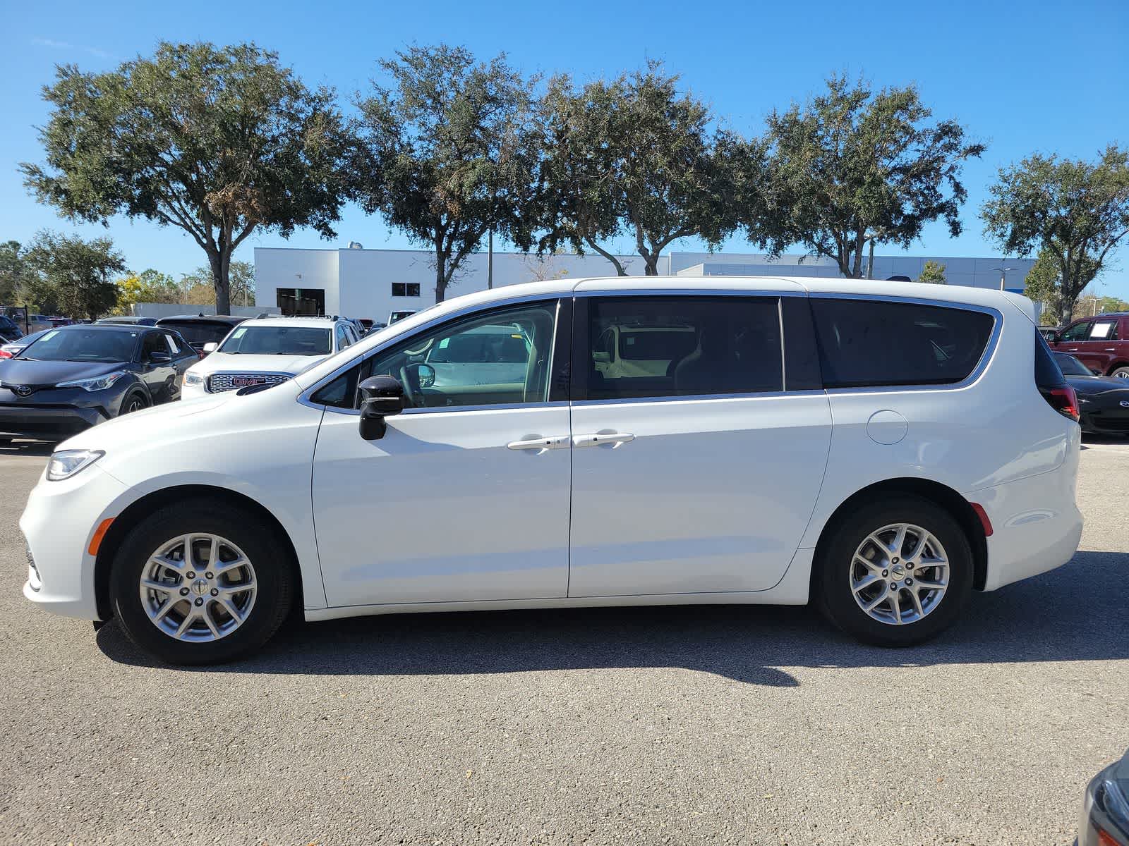 Used 2024 Chrysler Pacifica Touring L with VIN 2C4RC1BG4RR119638 for sale in Wesley Chapel, FL