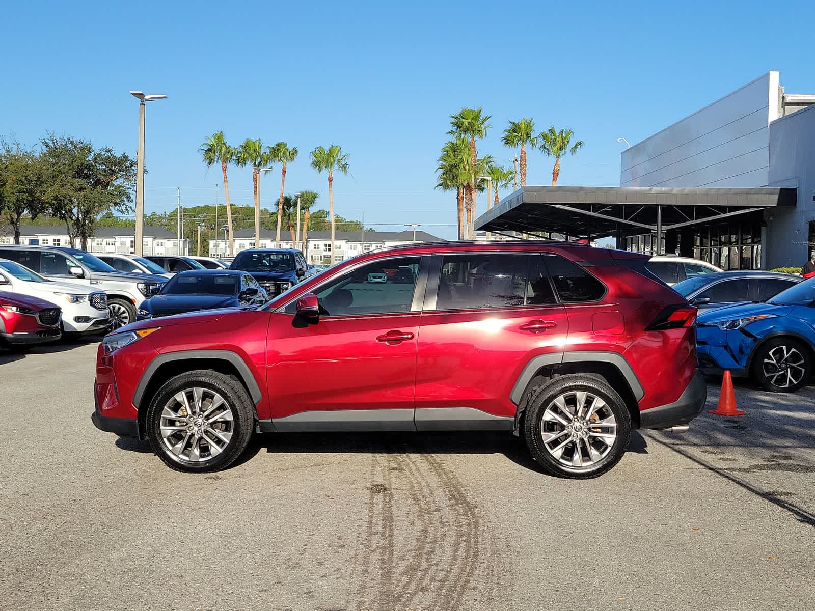 Used 2021 Toyota RAV4 XLE Premium with VIN 2T3A1RFVXMW197690 for sale in Wesley Chapel, FL