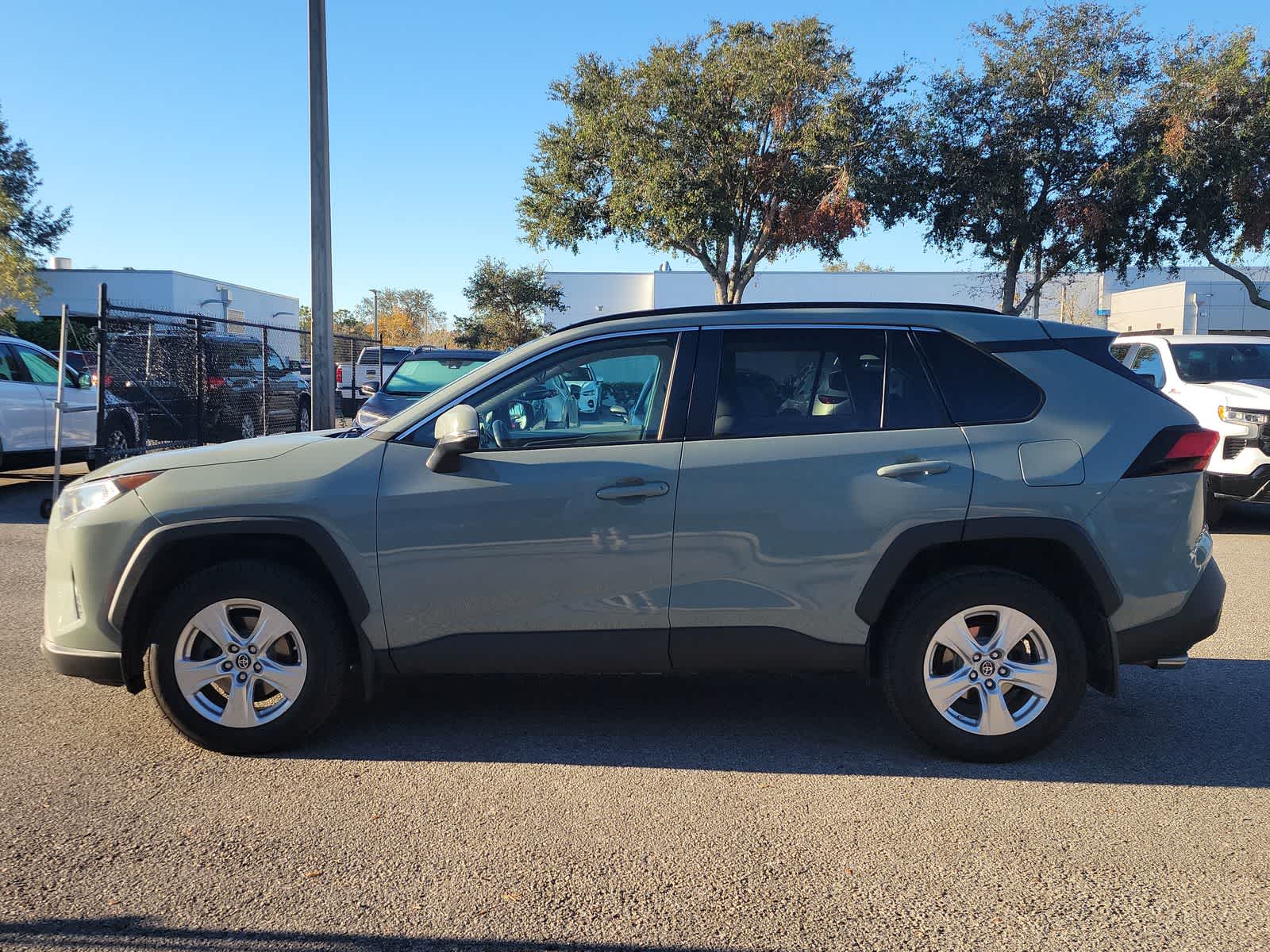 Used 2019 Toyota RAV4 XLE with VIN 2T3P1RFV8KW059458 for sale in Wesley Chapel, FL