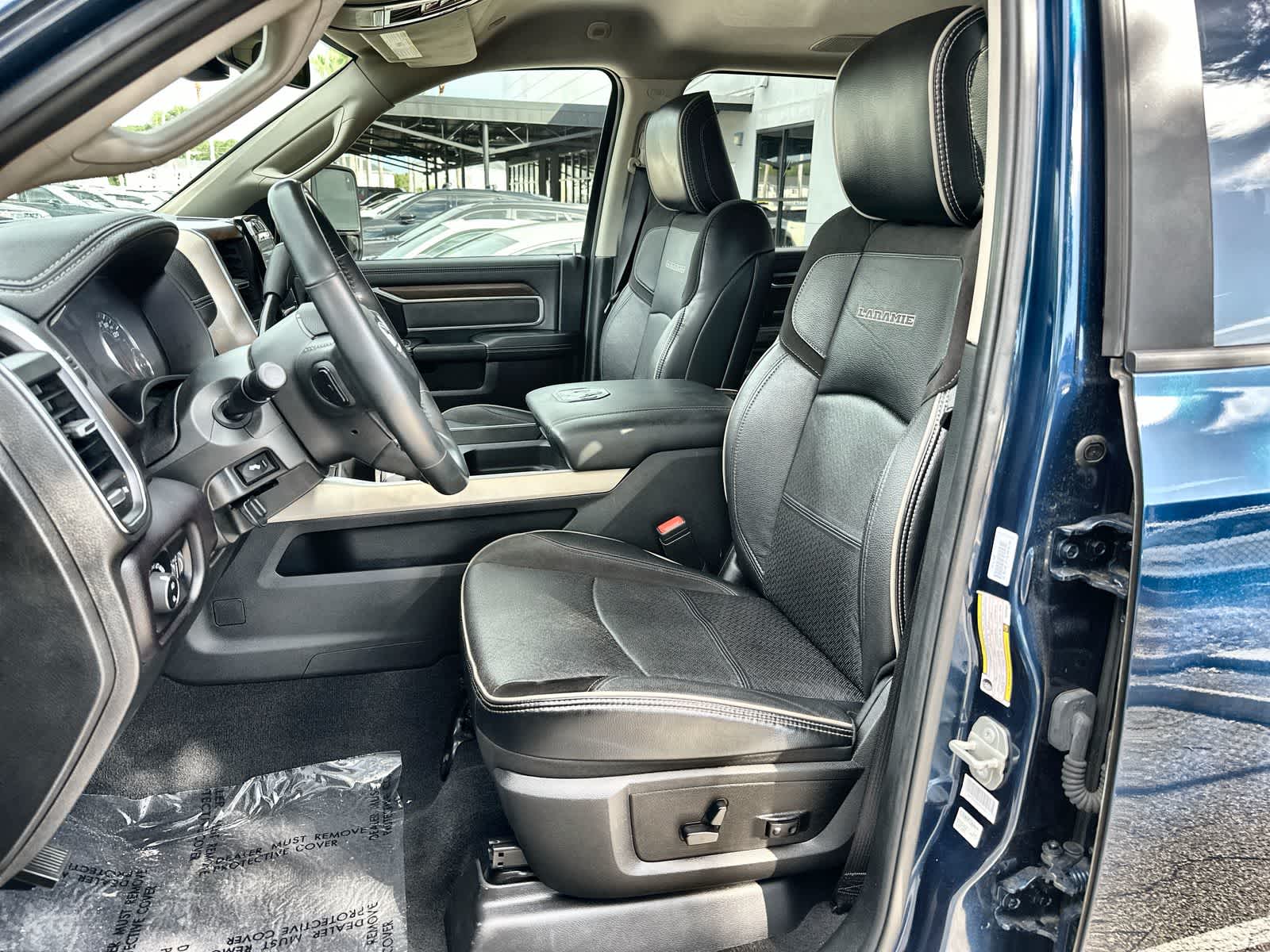 2024 RAM Ram 3500 Pickup Laramie - Photo 3