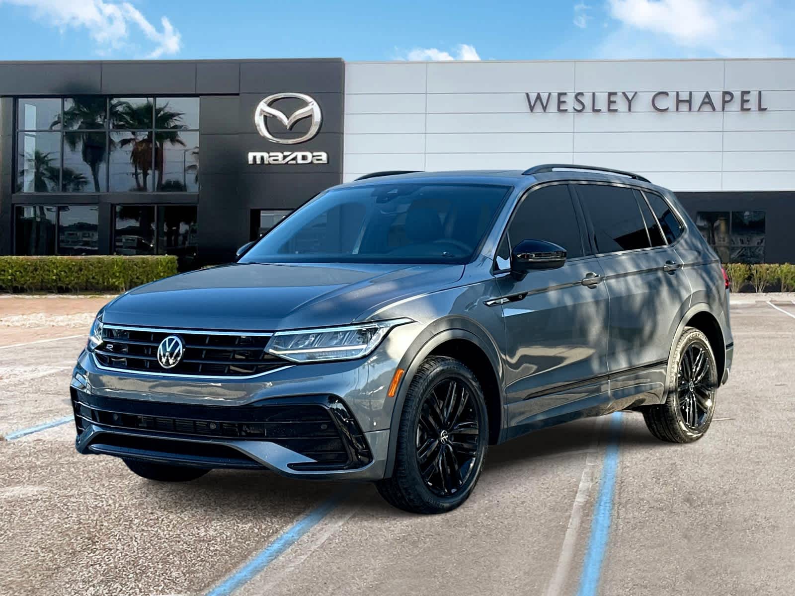 2022 Volkswagen Tiguan SE R-Line Black
