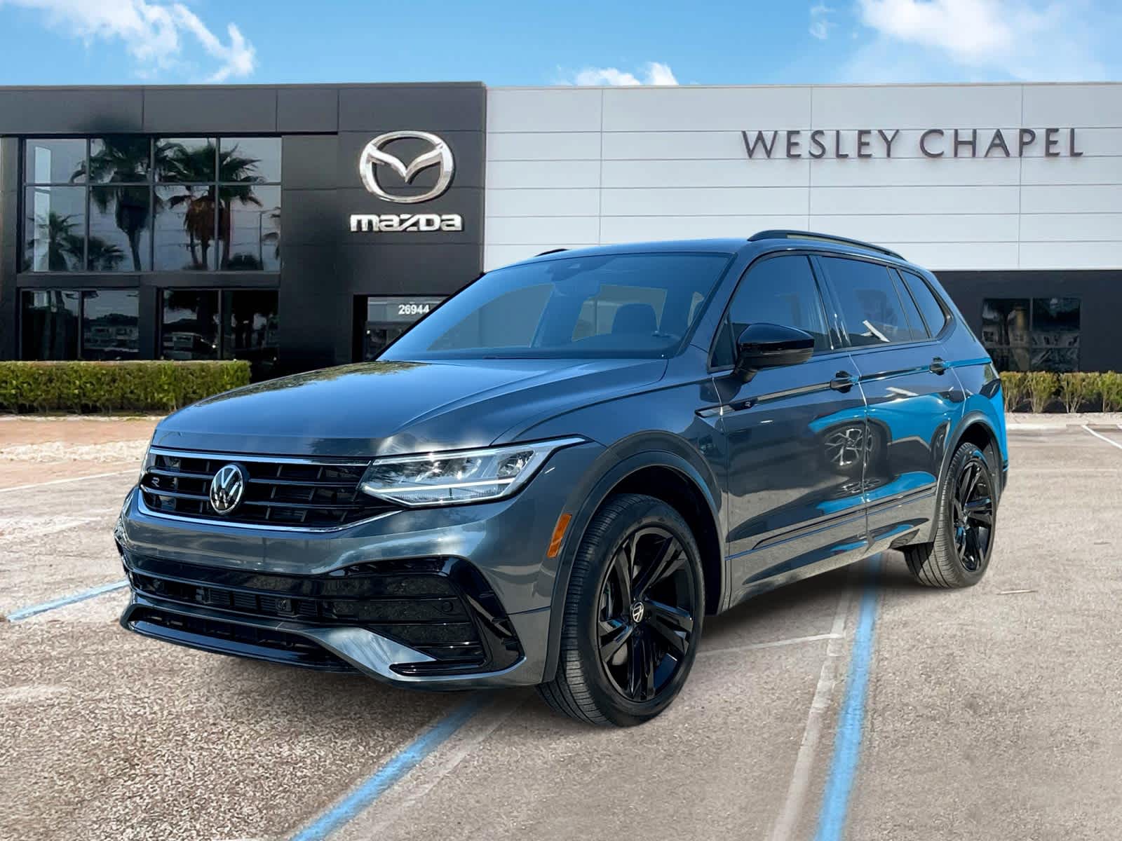 2023 Volkswagen Tiguan SE R-Line Black